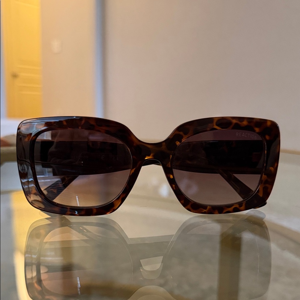 Kenneth Cole Reaction Brown Tortoise Sunglasses